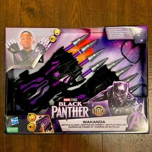 Black Panther battle claws